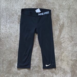 Nike Pro capris